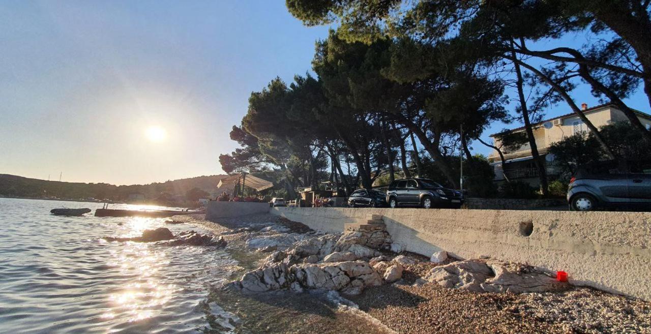 Sidus Maris, Spacious Seaside Apartment With Free Parking Martinscica (Cres) Exterior foto