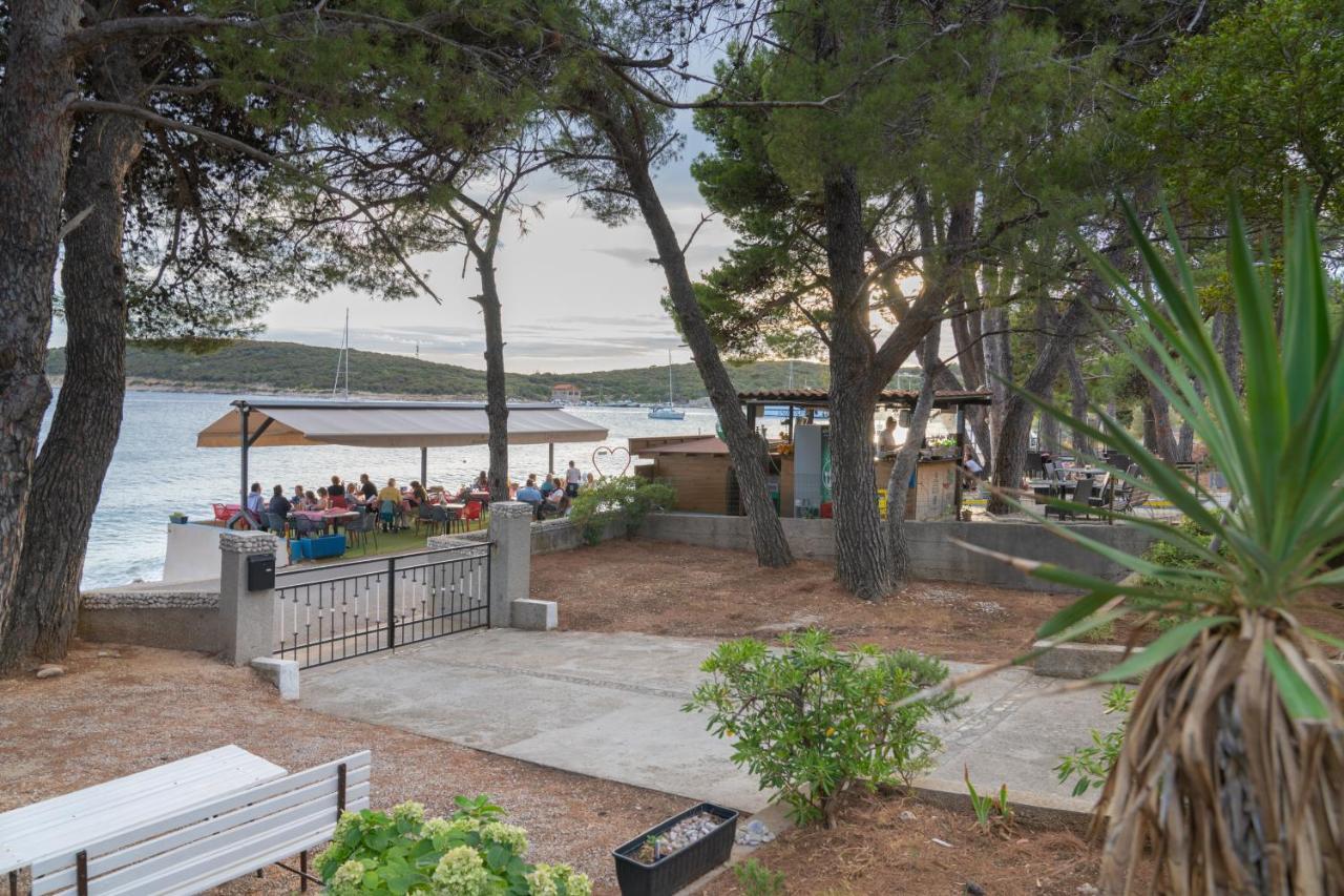 Sidus Maris, Spacious Seaside Apartment With Free Parking Martinscica (Cres) Exterior foto